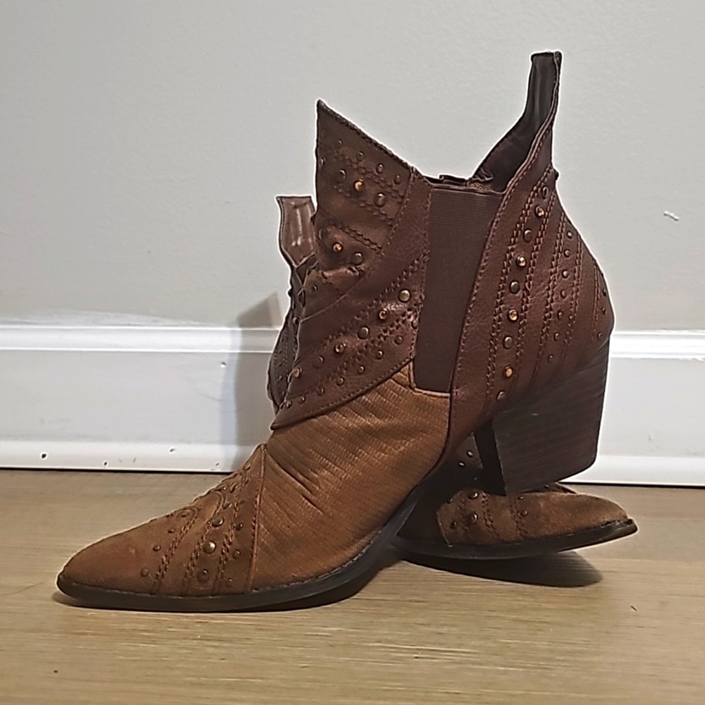 Coconuts By Matisse booties 8.5